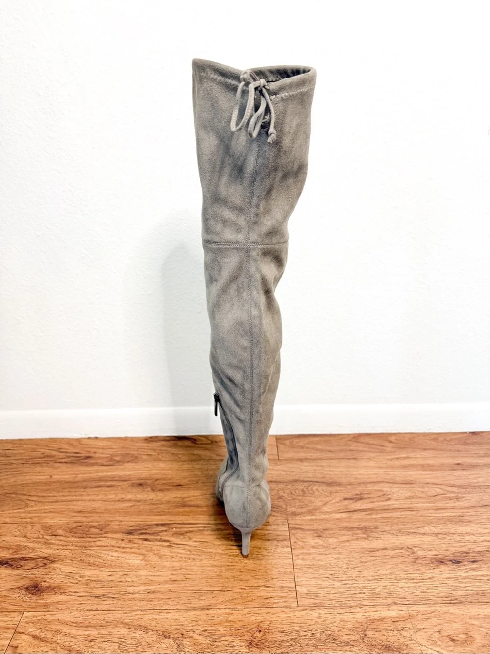 NWOT Vince Camuto Women’s Taupe Over-the-Knee Boots Size 7.5M Pointed Toe